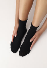 Superwash Wool Short Socks Nives - Black - Black | Oroblù
